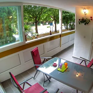  Apartment Suzana 2br With Balcony